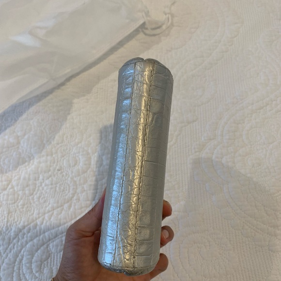 Nancy Gonzalez crocodile clutch authentic silver - Picture 3 of 5